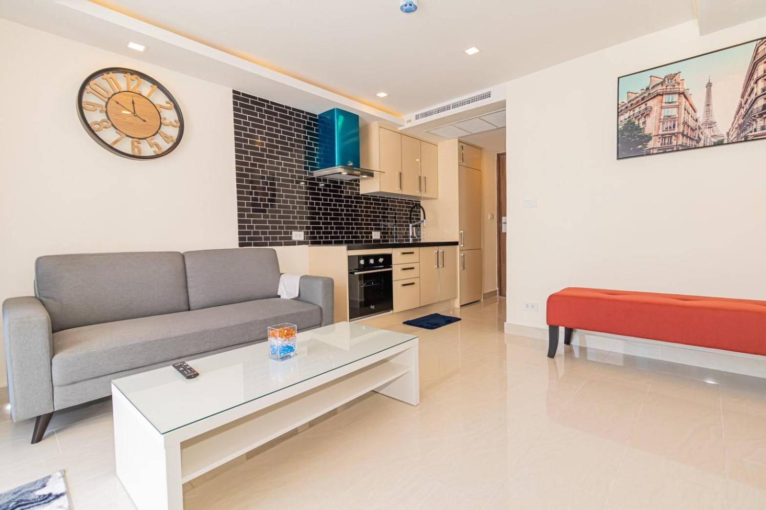 Grand Avenue By Fantasea Beach Pattaya Ruang foto